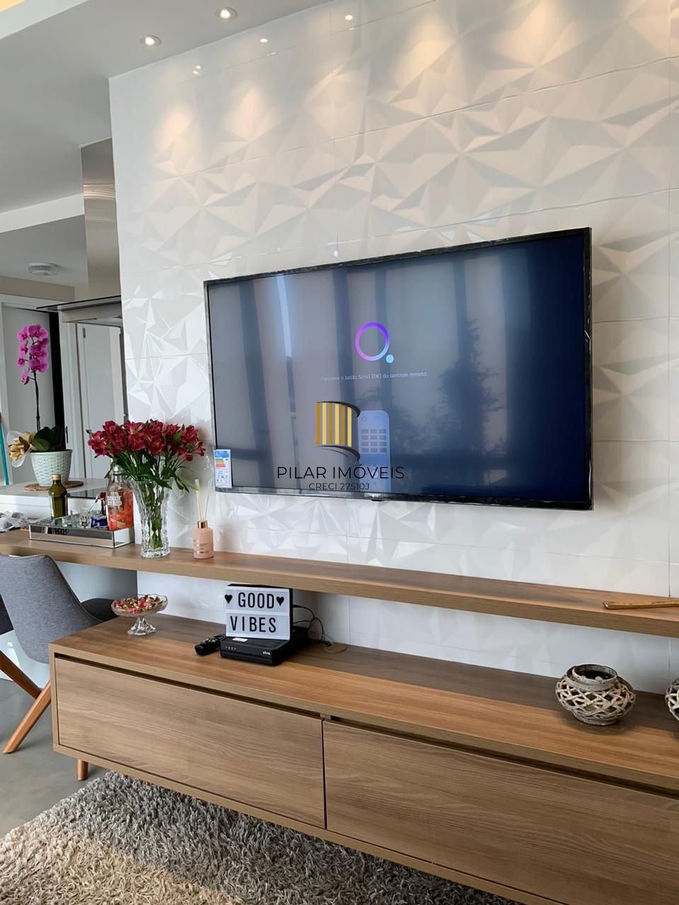 VENDA APARTAMENTO 1 QUARTO LIVING COM SACADA  DECORADO ANDAR ALTO ENSOLARADO 1 VAGA