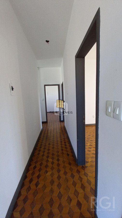 Casa para Venda - 389m², 4 dormitórios, sendo 1 suites, 3 vagas - Nossa Senhora das Dores