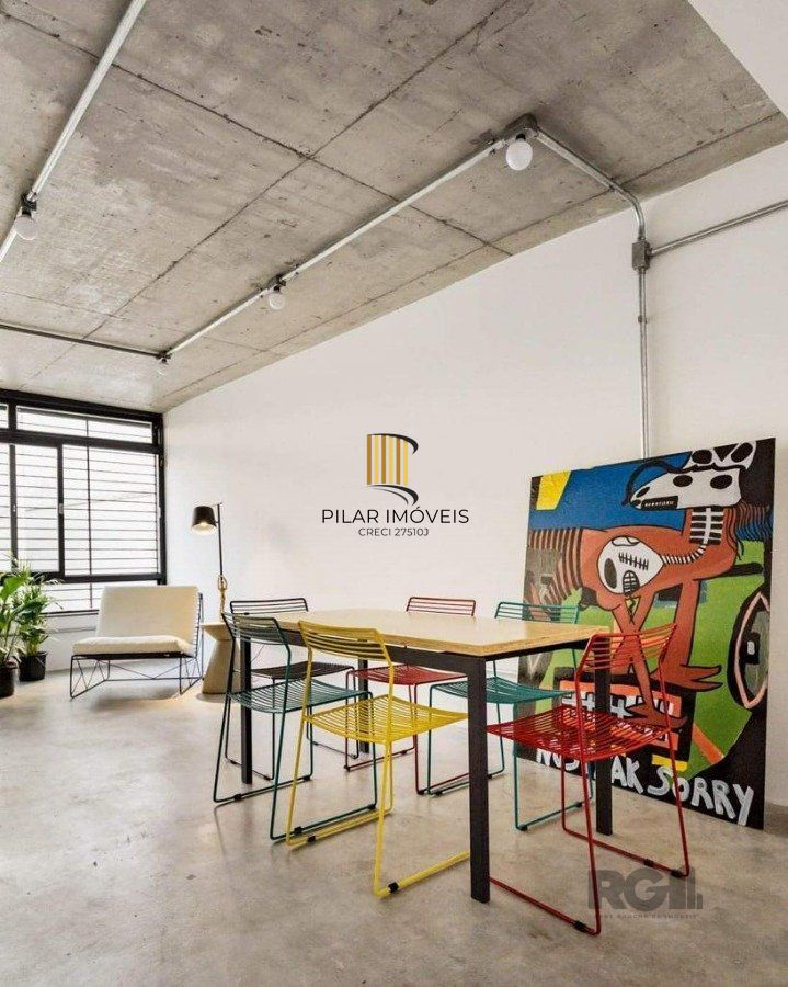 Prédio Comercial de Design Contemporâneo na Rua Coronel Fernando Machado, no Centro de Porto Alegre