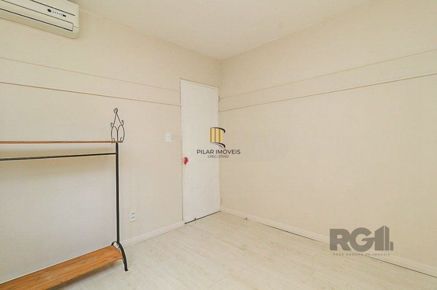 Apartamento de 2 Dormitórios no bairro Auxiliadora, próximo a Plínio Brasil Milano ,  com 1 vaga,