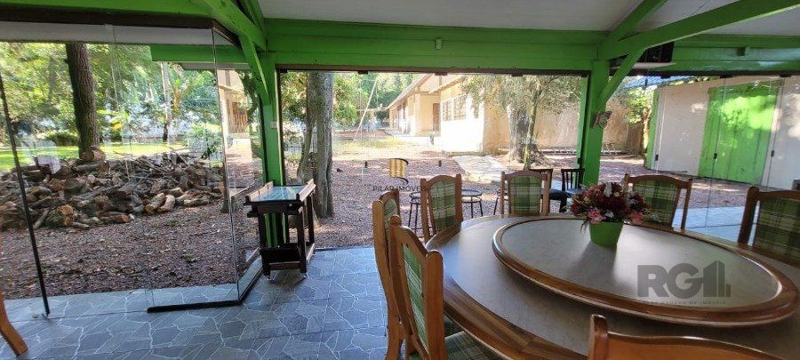 Venda Casa maravilhosa em terreno de 8.125m² com acesso ao Rio Guaiba,  na Estrada Retiro da Ponta Grossa - Porto Alegre