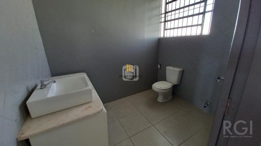 Casa para Venda - 389m², 4 dormitórios, sendo 1 suites, 3 vagas - Nossa Senhora das Dores