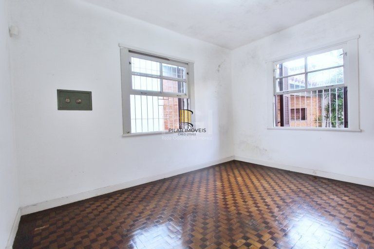 Casa para Venda - 200m², 4 dormitórios, 4 vagas - Medianeira