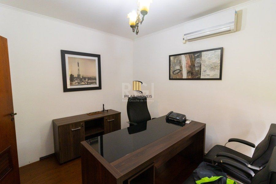 Casa para Venda - 500m², 4 dormitórios, sendo 1 suites, 5 vagas - Boa Vista
