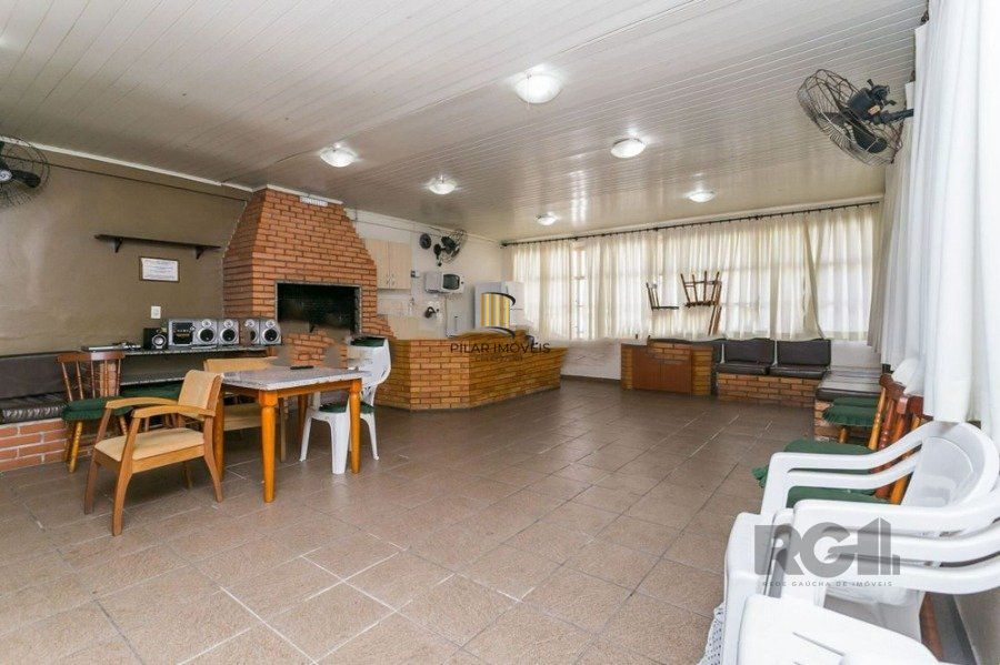 Apartamento a venda de 2 dormitórios na Rua Santa Cecilia Porto Alegre