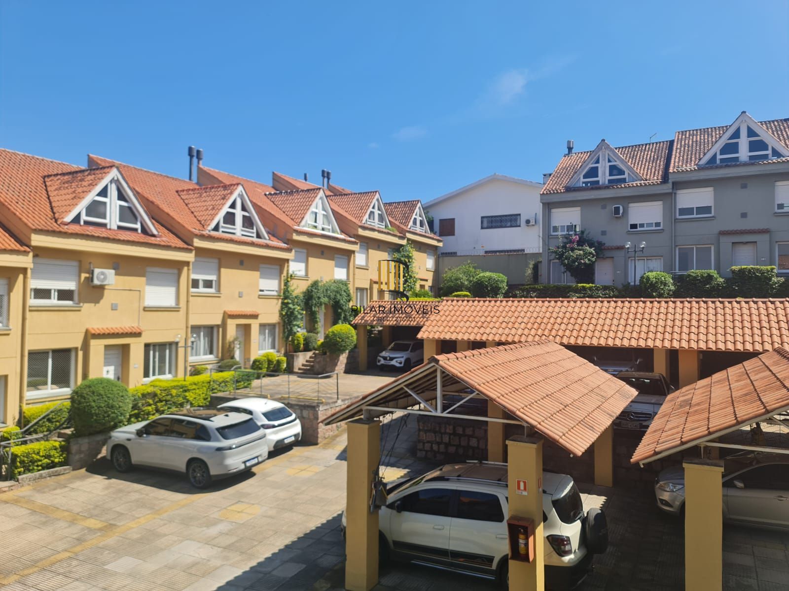 Casa em condominio no bairro Cristal