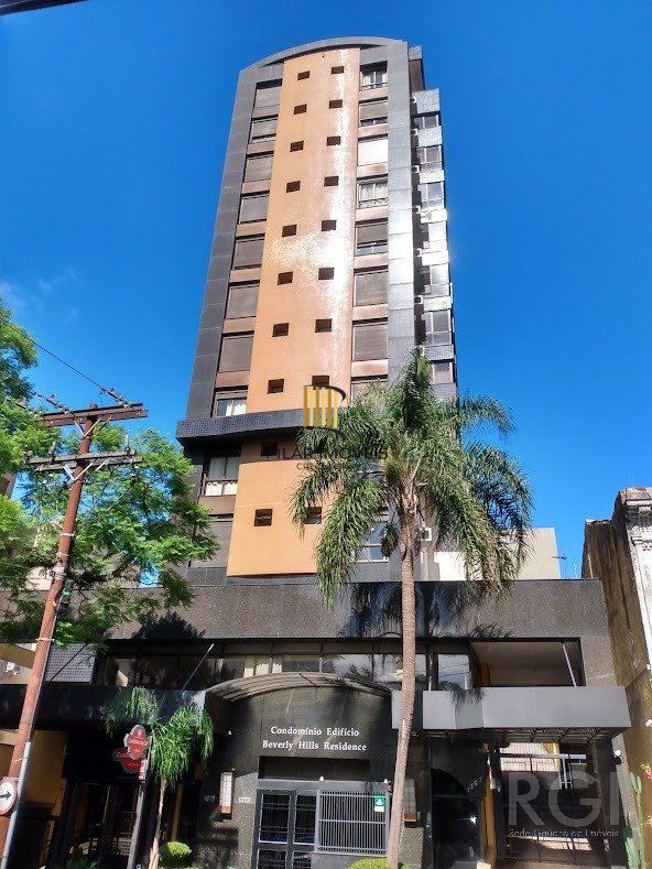 VENDO APARTAMENTO UM DORMITORIO BOM FIM ELEVADOR  1 VAGA