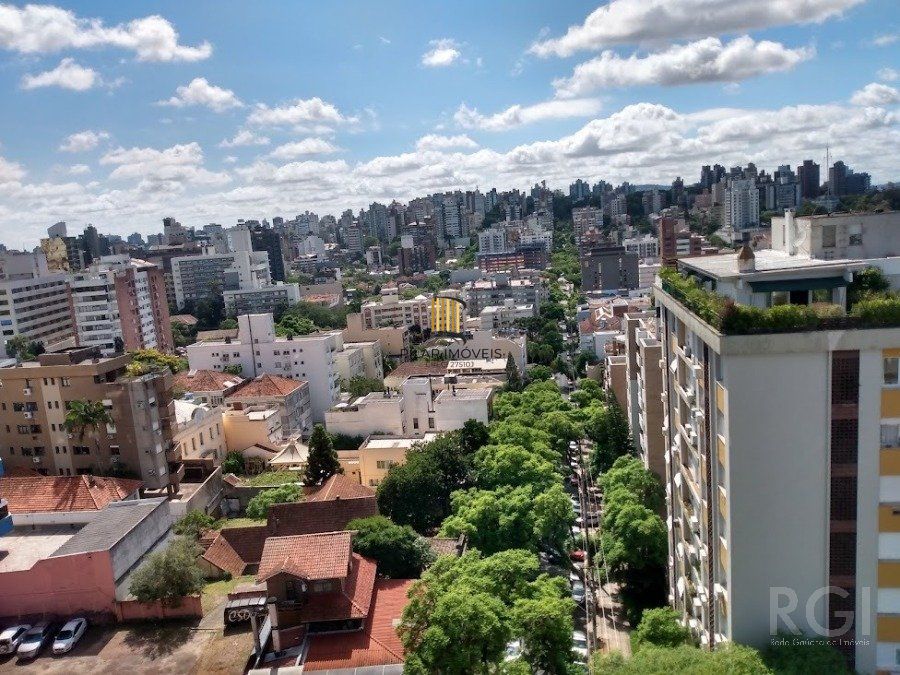VENDO APARTAMENTO UM DORMITORIO BOM FIM ELEVADOR  1 VAGA