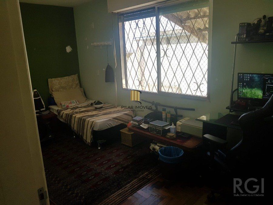 Casa para Venda - 200m², 4 dormitórios, sendo 1 suites, 4 vagas - Santa Tereza