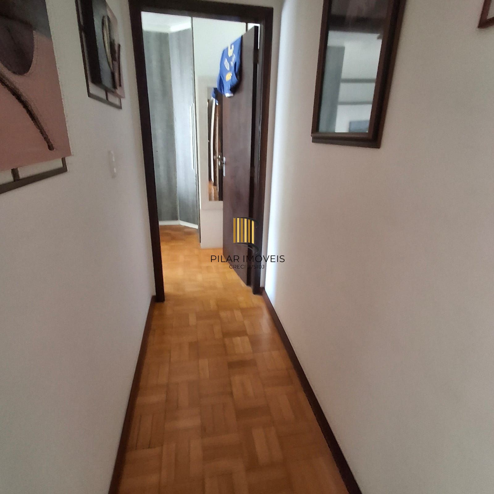 Amplo apartamento de 3 dormitórios próximo ao Zaffari Cabral, Parcão, Colegio Leonardo da Vinci