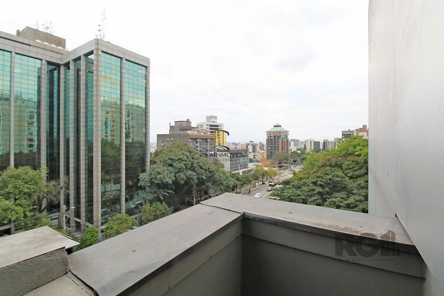 Conjunto com 171,46m² área privativa, com 1 vaga de garagem.