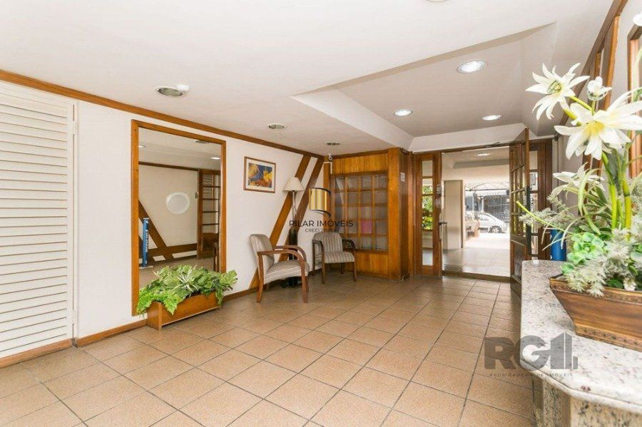 Apartamento a venda de 2 dormitórios na Rua Santa Cecilia Porto Alegre