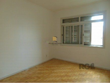 Ampla apartamento 3 dormitorios,living 2 ambientes na Cidade Baixa, com 2 garagem,