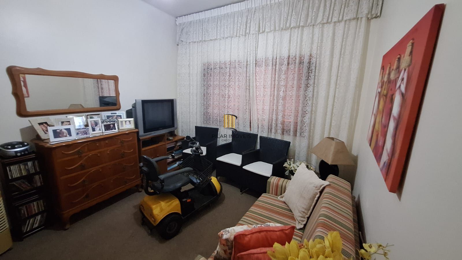 **Apartamento Mobiliado de 3 Quartos à Venda em Porto Alegre, Rio Grande do Sul**