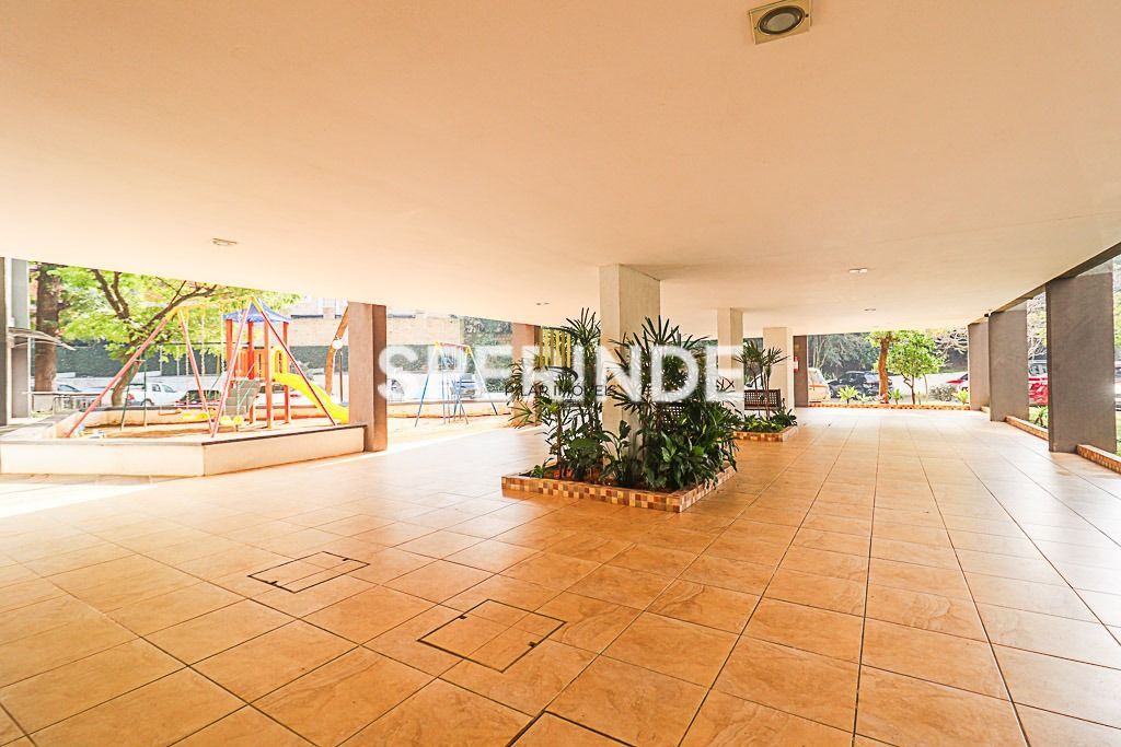 Ótimo apartamento de 02 dormitórios, área de serviço com banheiro auxiliar e 01 vaga de garagem no bairro Boa Vista