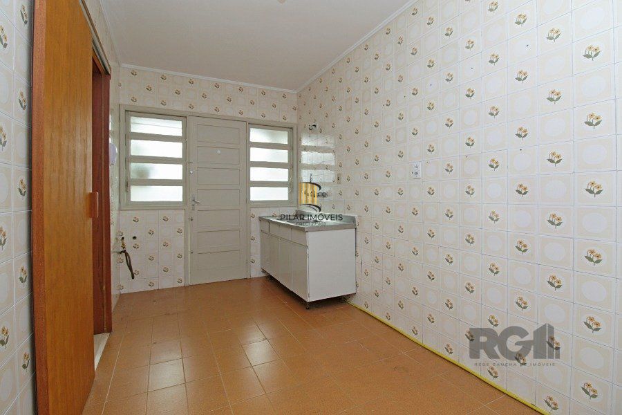 Apartamento a venda de 2 dormitórios na Rua Santa Cecilia Porto Alegre