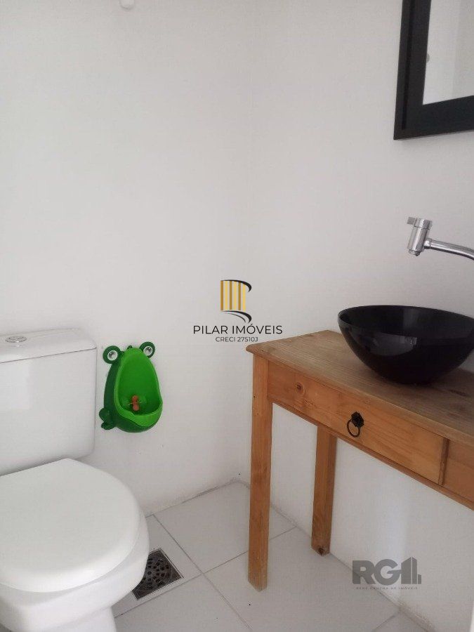 Apartamento garden com 2 suítes, lavado, área de serviço. um pátio enorme muito ensolarado.com 123,34m² de área privativa, 2 vagas