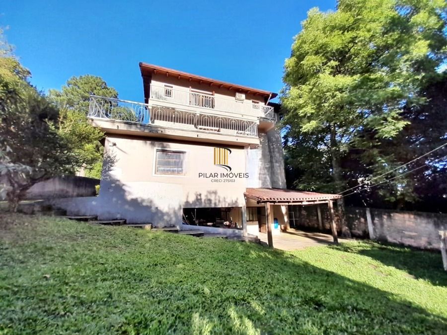 Casa 5 dormitórios no bairro Vila Nova