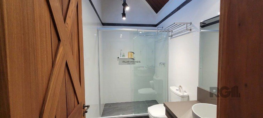 Venda Casa maravilhosa em terreno de 8.125m² com acesso ao Rio Guaiba,  na Estrada Retiro da Ponta Grossa - Porto Alegre