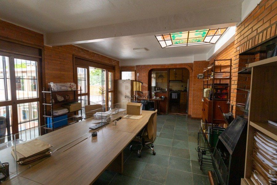 Casa para Venda - 500m², 4 dormitórios, sendo 1 suites, 5 vagas - Boa Vista