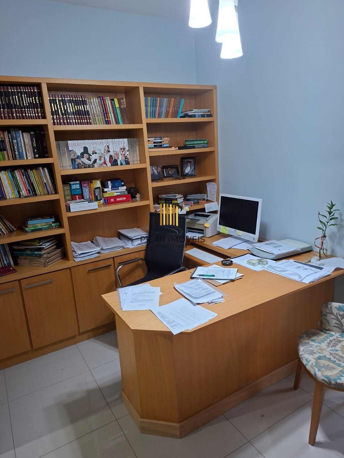 Sala com 41,14 me com uma vaga escriturada e coberta