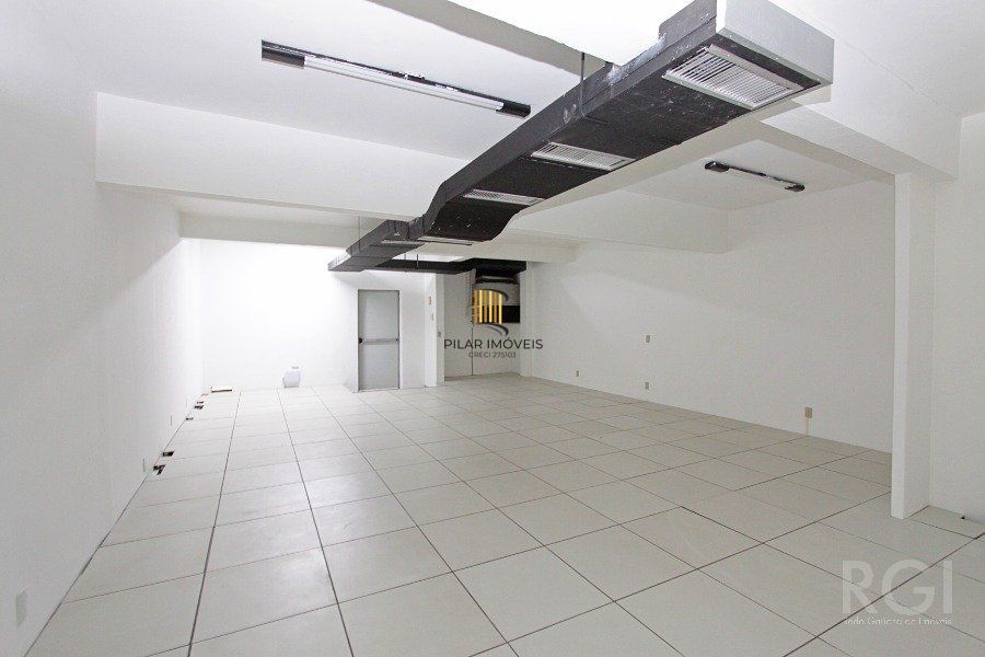PRÉDIO COMERCIAL PARA SEDE DE EMPRESA COM  400 m²  na AVENIDA BAHIA, SÃO GERALDO,  JUNTO AO RESTAURANTE  KONKA Porto Alegre