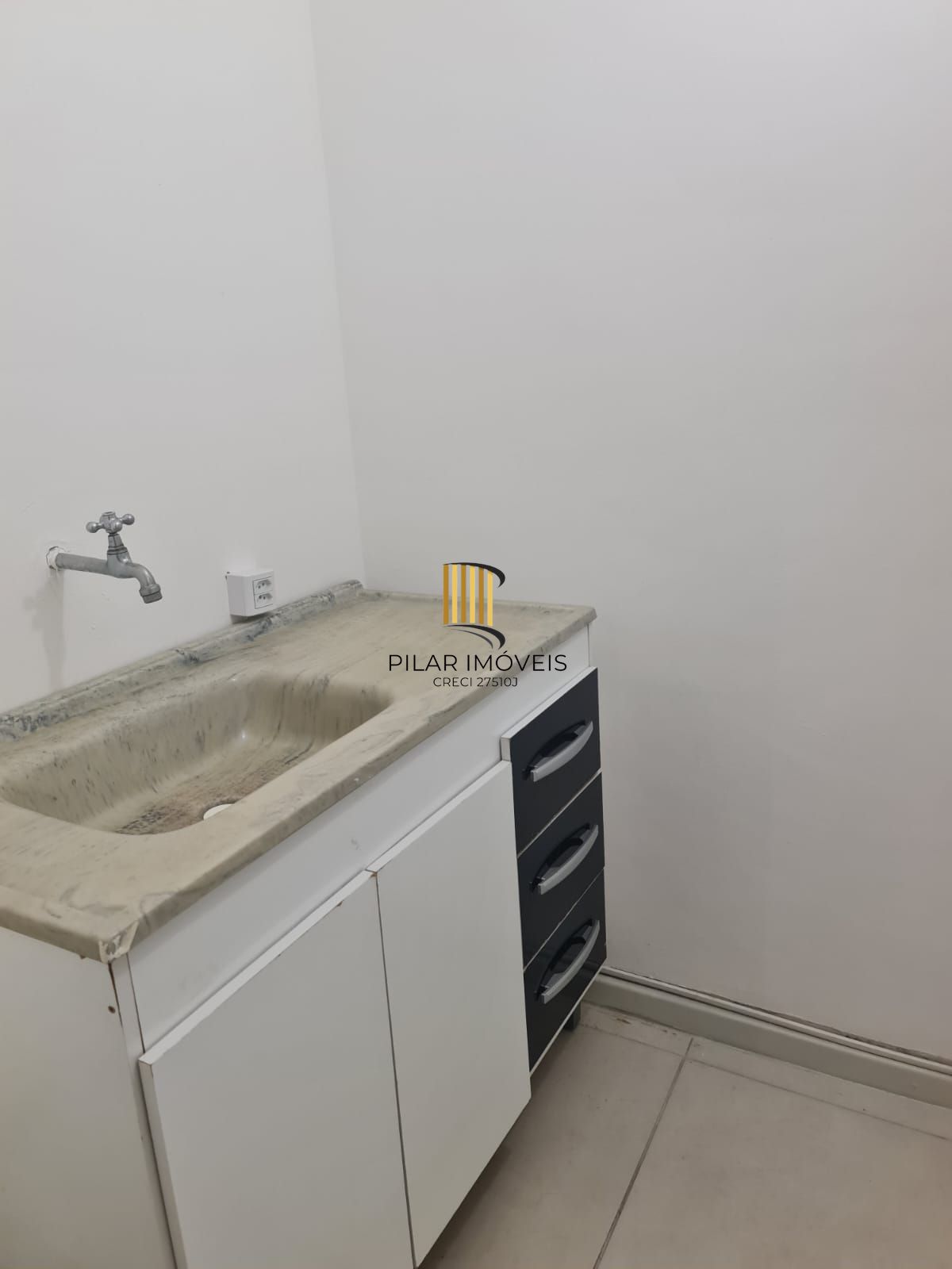 Excelente sala comercial no coração do bairro Bom Fim.