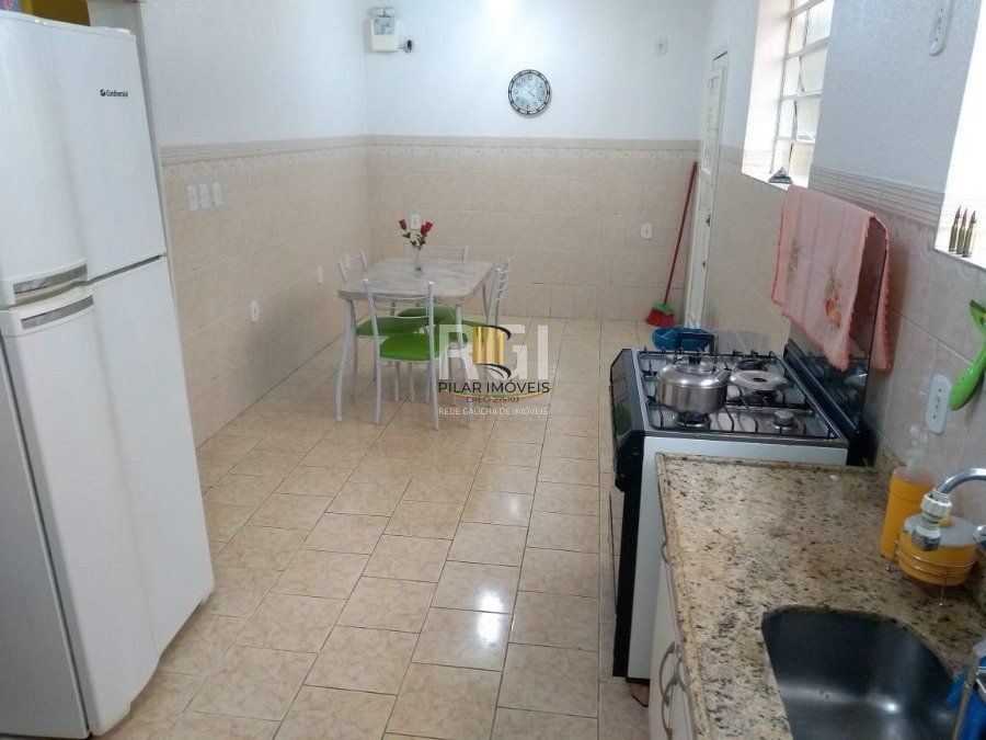 Casa 3 dormitórios no bairro Jardim do Salso