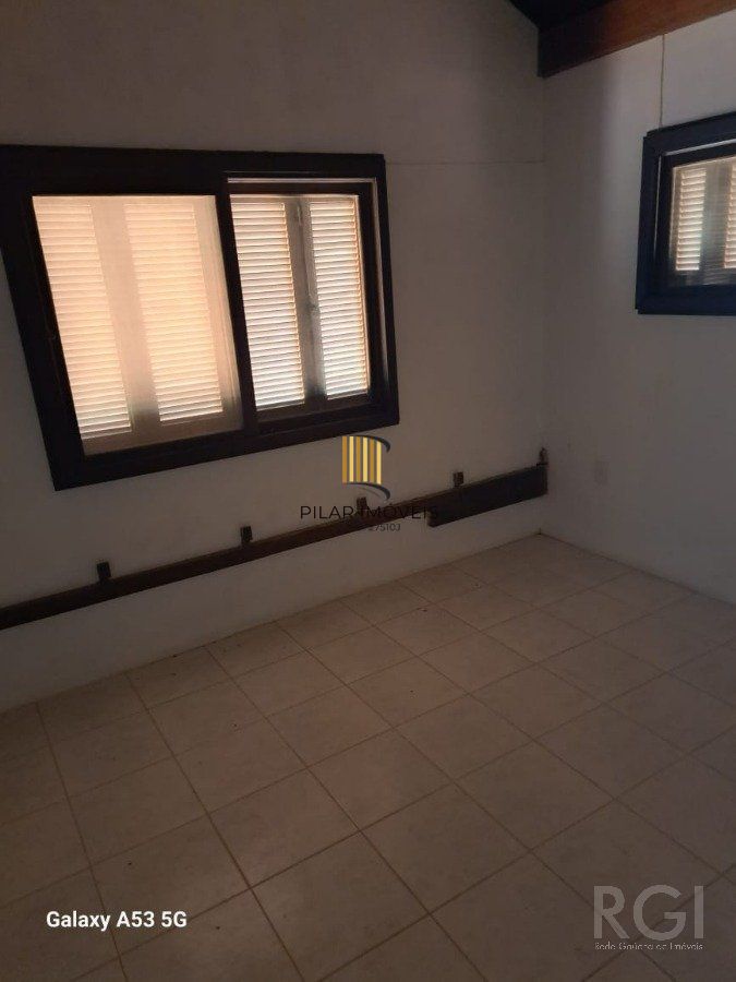 Casa para Venda - 248.88m², 3 dormitórios, sendo 4 suites, 2 vagas - Centro