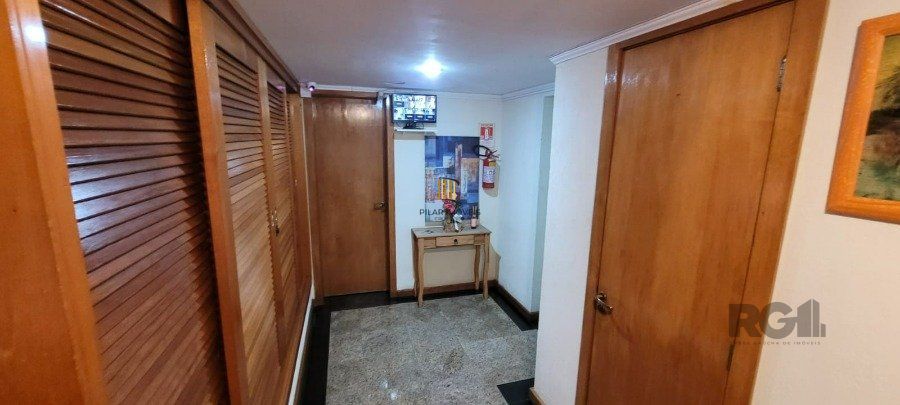 Apartamento com 2 dormitórios  churrasqueira 1 vaga bairro Santana - Porto Alegre, área de 60 m²