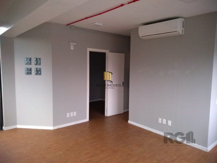 Sala comercial na Av Carlos Gomes, 39m², garagem, portaria