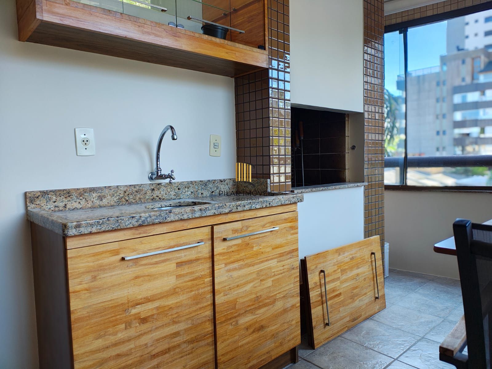 Apartamento Av Guaporé, 2 dormitórios, 2 vagas, churrasqueira