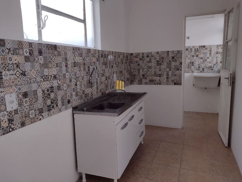 Apartamento 02 dormitórios com vaga na Lucas de Oliveira