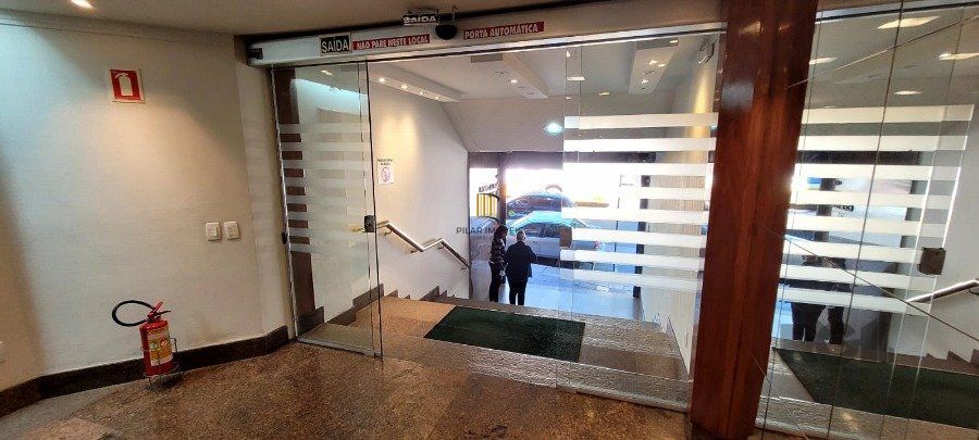 SALA AMPLA COM 73M² PRIVATIVOS, CENTRO PORTO ALEGRE, GARAGEM, ELEVADOR