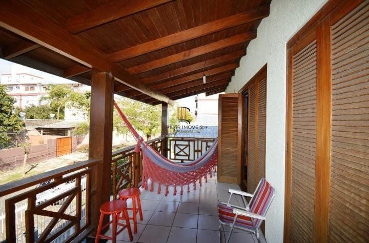 Casa para Venda - 200m², 3 dormitórios, sendo 3 suites, Jardim Botânico