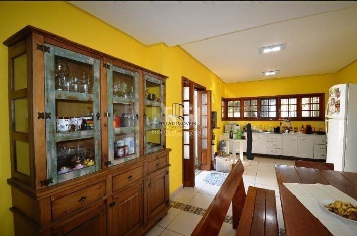 Casa para Venda - 200m², 3 dormitórios, sendo 3 suites, Jardim Botânico