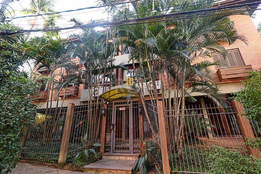 Excelente apartamento de 3 dormitórios , uma suíte , próximo ao Grêmio Náutico União de Petrópolis,