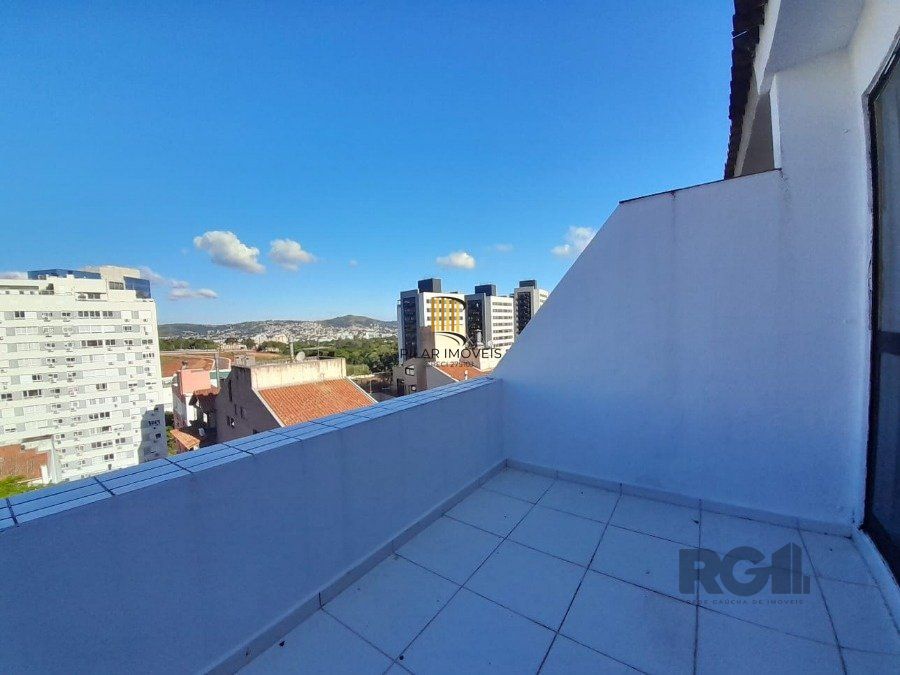 Sala duplex, 67,5m² privativos, boa orientação solar, fundos para a Protásio Alves