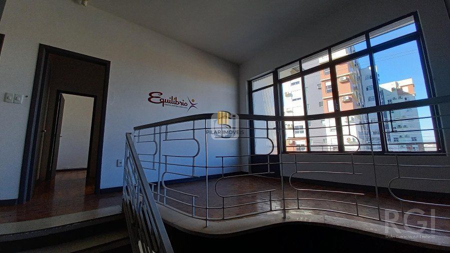 Casa para Venda - 389m², 4 dormitórios, sendo 1 suites, 3 vagas - Nossa Senhora das Dores
