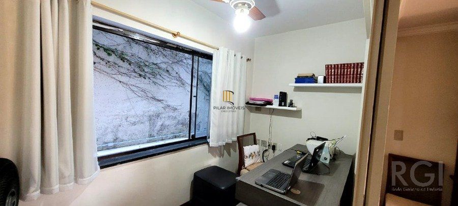 VENDA Casa  em condomínio  com 3 quartos,  suite,   no Bairro Chácara das Pedras,  Porto Alegre RS,  na  rua Monte Alverne. 