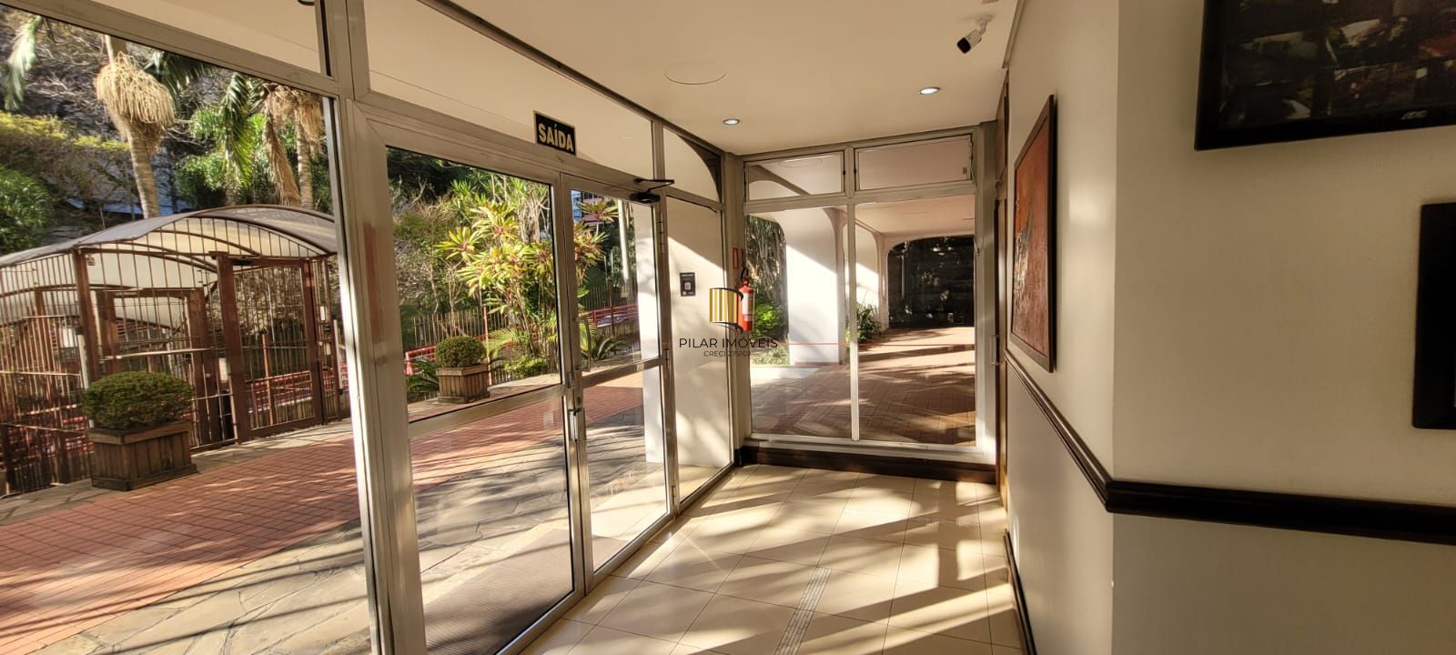VENDA APARTAMENTO 3 DORMITÓRIOS, SUITE, GARAGEM, ELEVADOR, VISTA, EXCELENTE ORIENTAÇÃO SOLAR, BAIRRO RIO BRANCO JUNTO AO BOM FIM