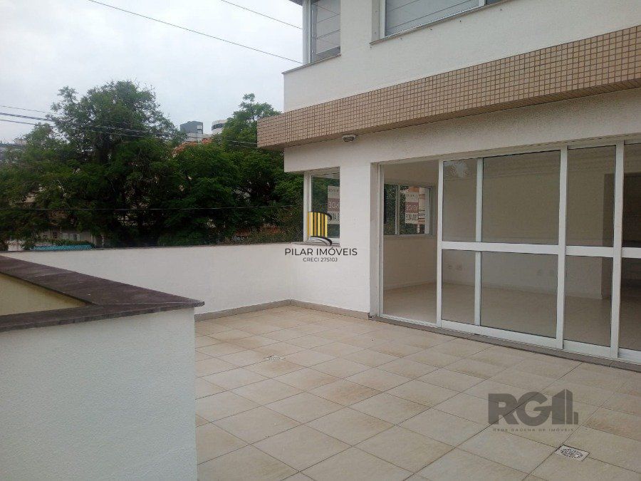 Apartamento garden com 2 suítes, lavado, área de serviço. um pátio enorme muito ensolarado.com 123,34m² de área privativa, 2 vagas