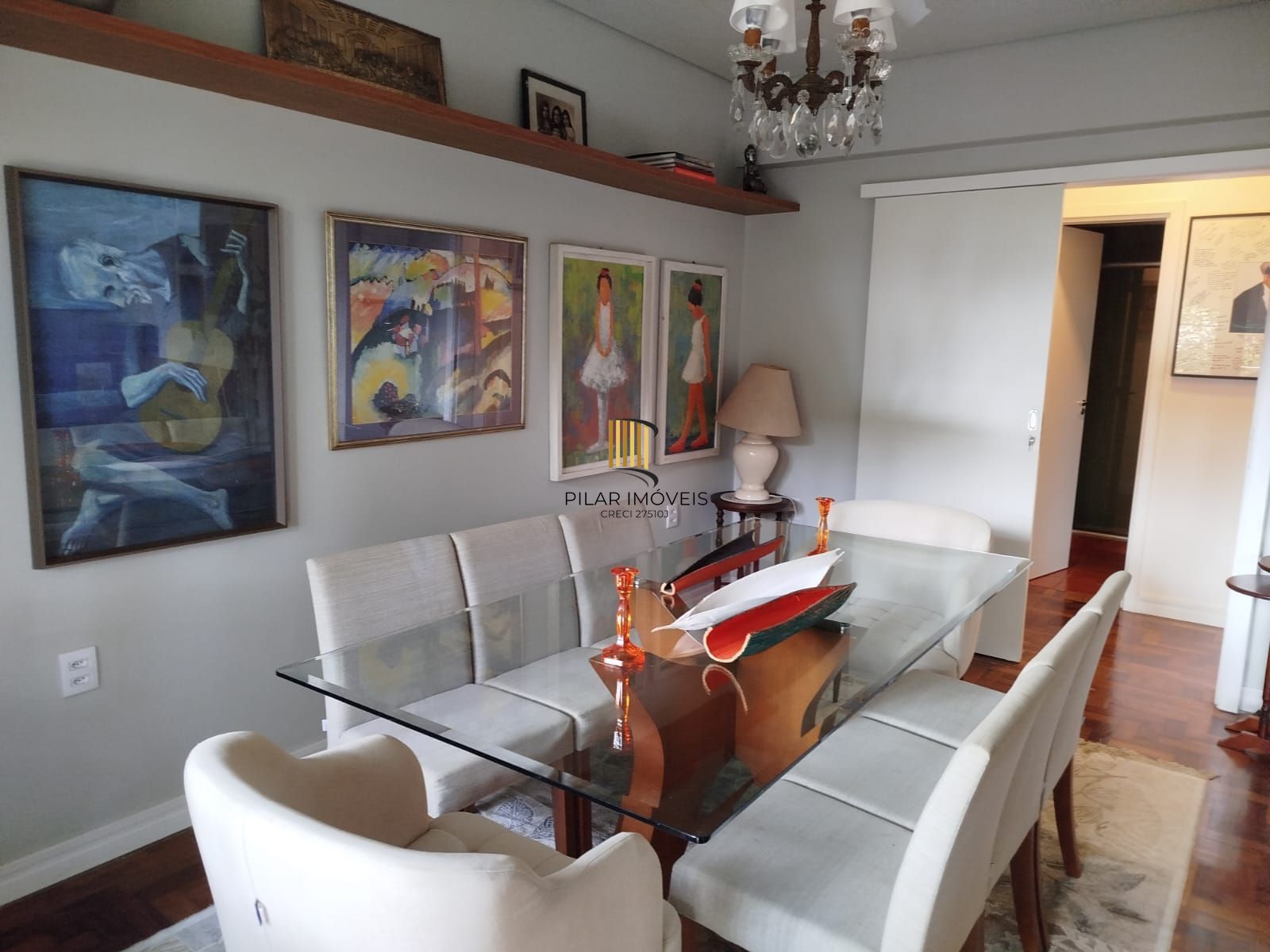Venda Apartamento  03 dormitórios, transformados em 02, sendo um deles suíte Moinhos de vento Porto Alegre