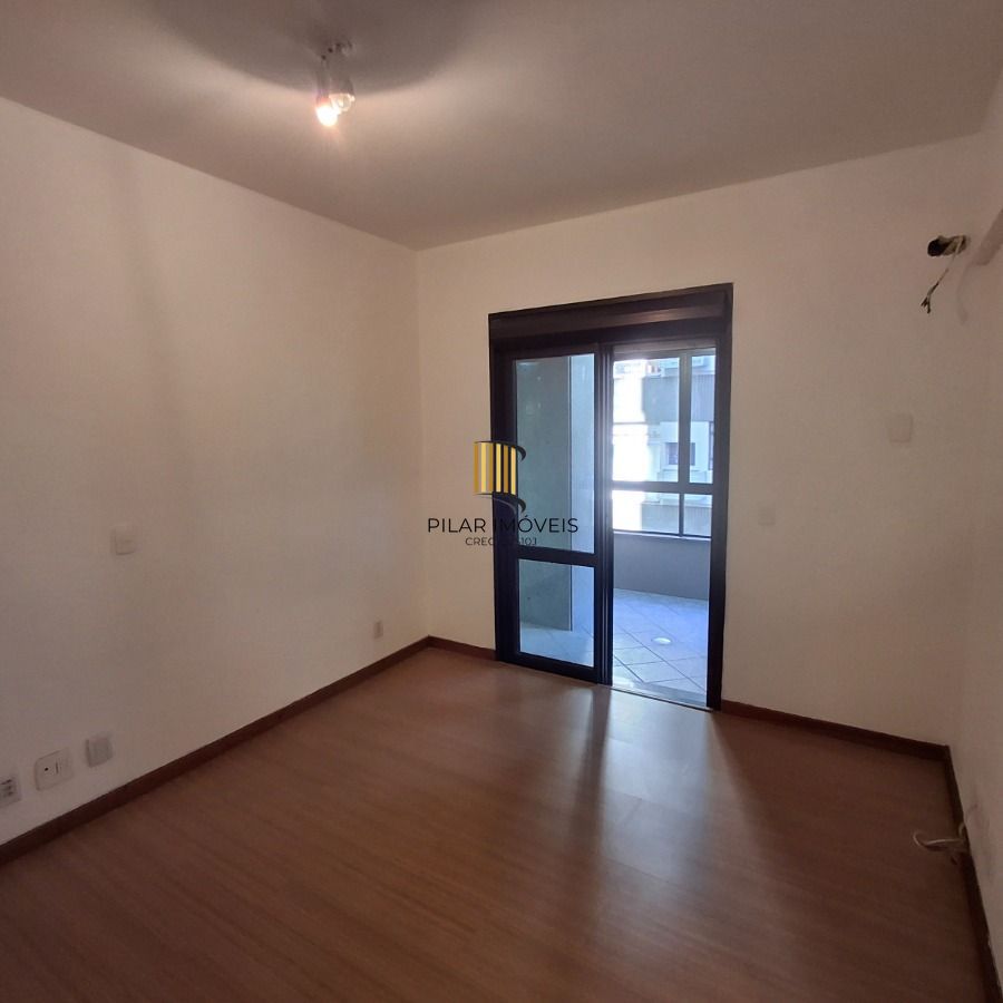 VENDA apartamento de 3 dormitórios, no bairro Moinhos de Vento, com 158 m² de área privativa