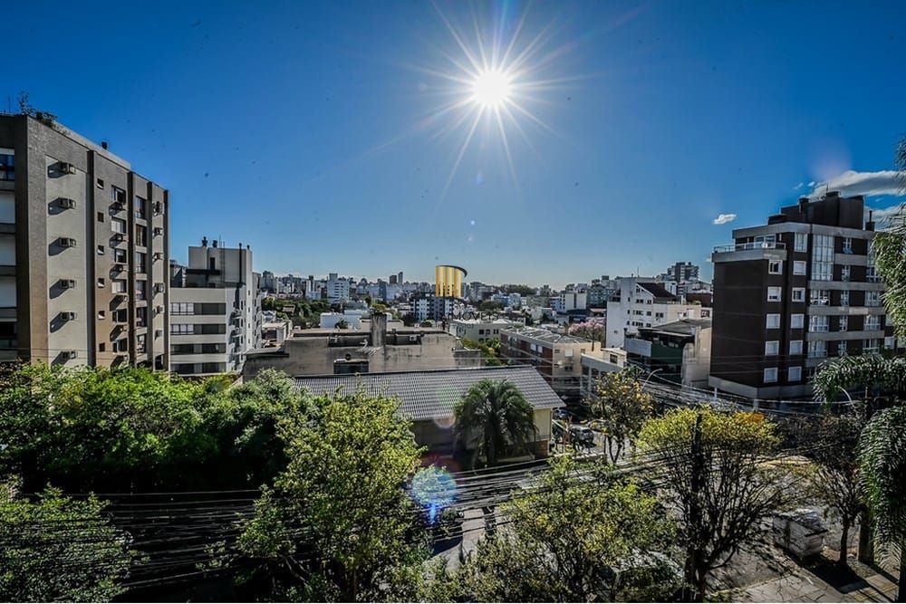 Lindo apto. de frente, no bairro Higienópolis, com 150,34 m2 de área privativa, semimobiliado