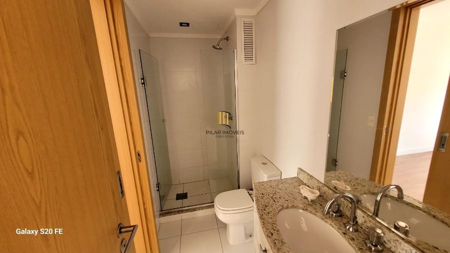 Apartamento de 1 quarto,  currasqueira, suíte e uma vaga de garagem no bairro Santa Cecilia  junto ao Bom Fim em Porto Alegre.