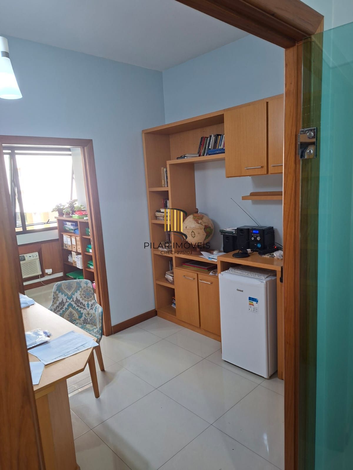 Sala com 41,14 me com uma vaga escriturada e coberta