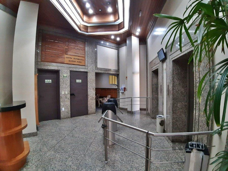 SALA COMERCIAL COM 57,60 M2 NA CARLOS GOMES