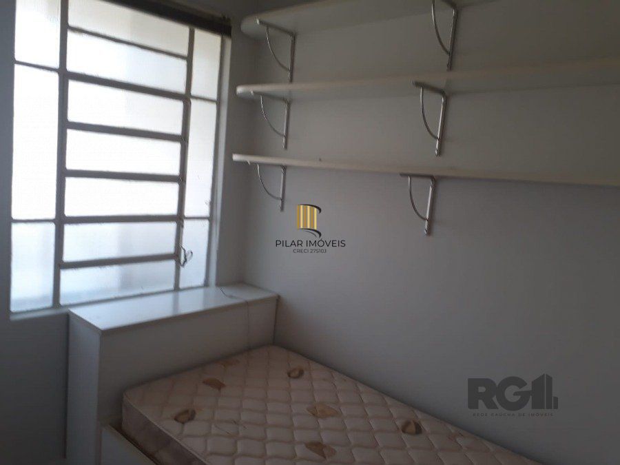 VENDA Ótimo apartamento, 70,40 m2, semi mobiliado, 2 dormitórios