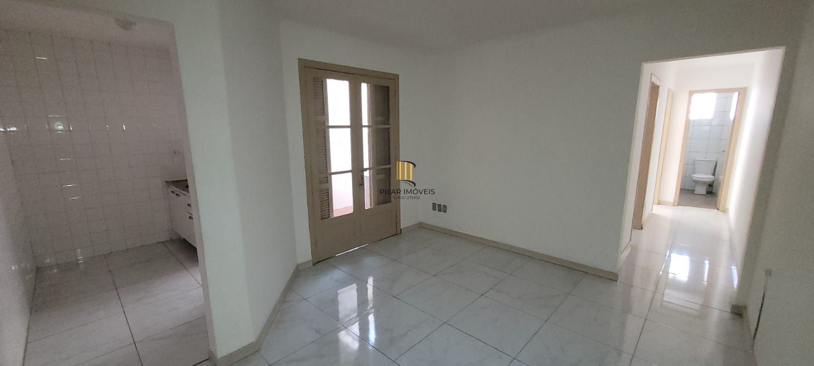VENDA apartamento de 2 quartos térreo, localizado na rua Felipe de Oliveira, bairro Petrópolis
